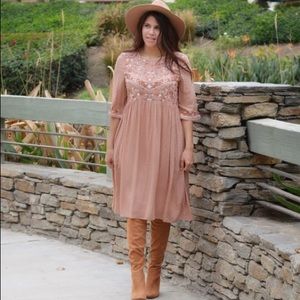 Tea n Rose Brand Embroidered Midi Dress